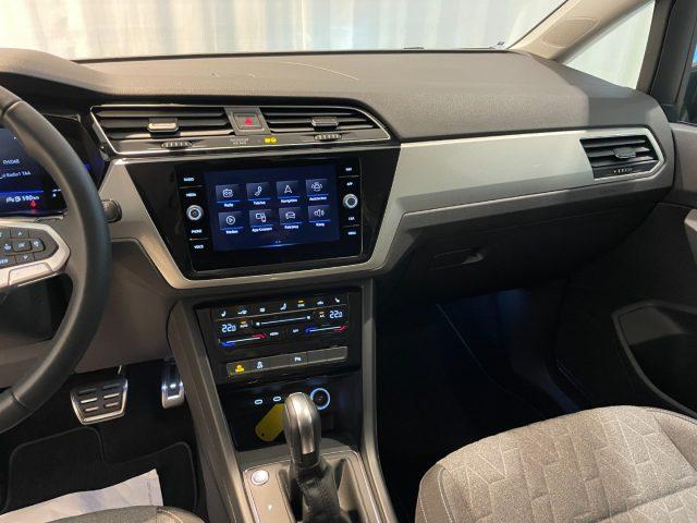 VOLKSWAGEN Touran 2.0 TDI DSG MOVE 7P Travel Assist LED Navi Cam