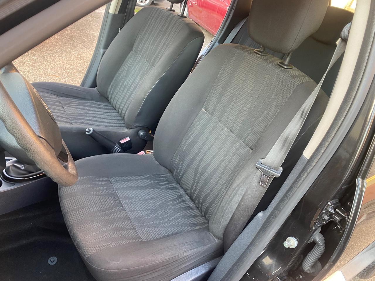 Dacia Duster 1.6 110CV 4x2 Ambiance NEOPATENTATI!!!