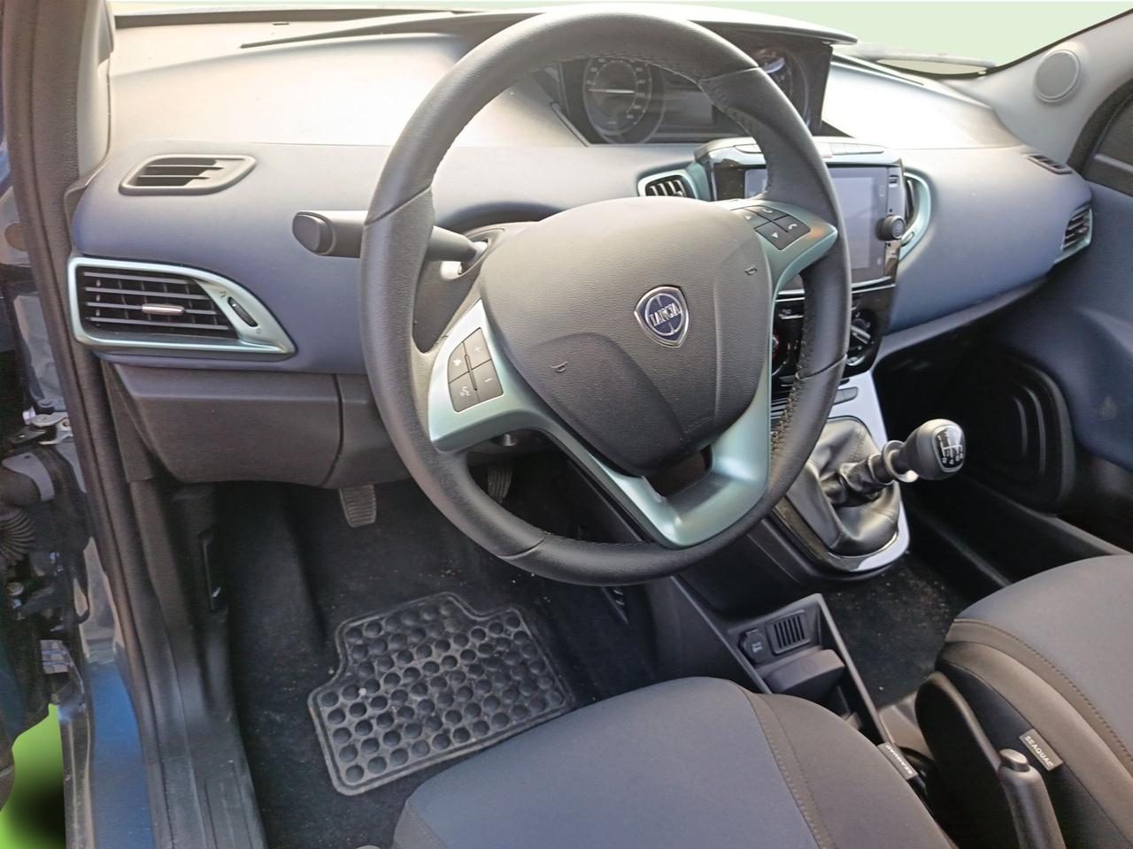 LANCIA Ypsilon 1.0 FireFly 70cv Hybrid PLATINO
