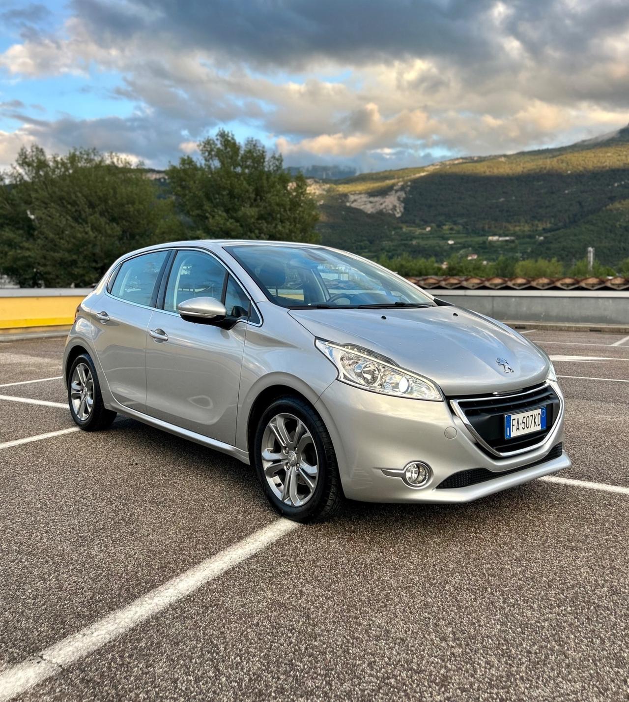 Peugeot 208 BlueHDi 5p Allure Neopatentati 2015