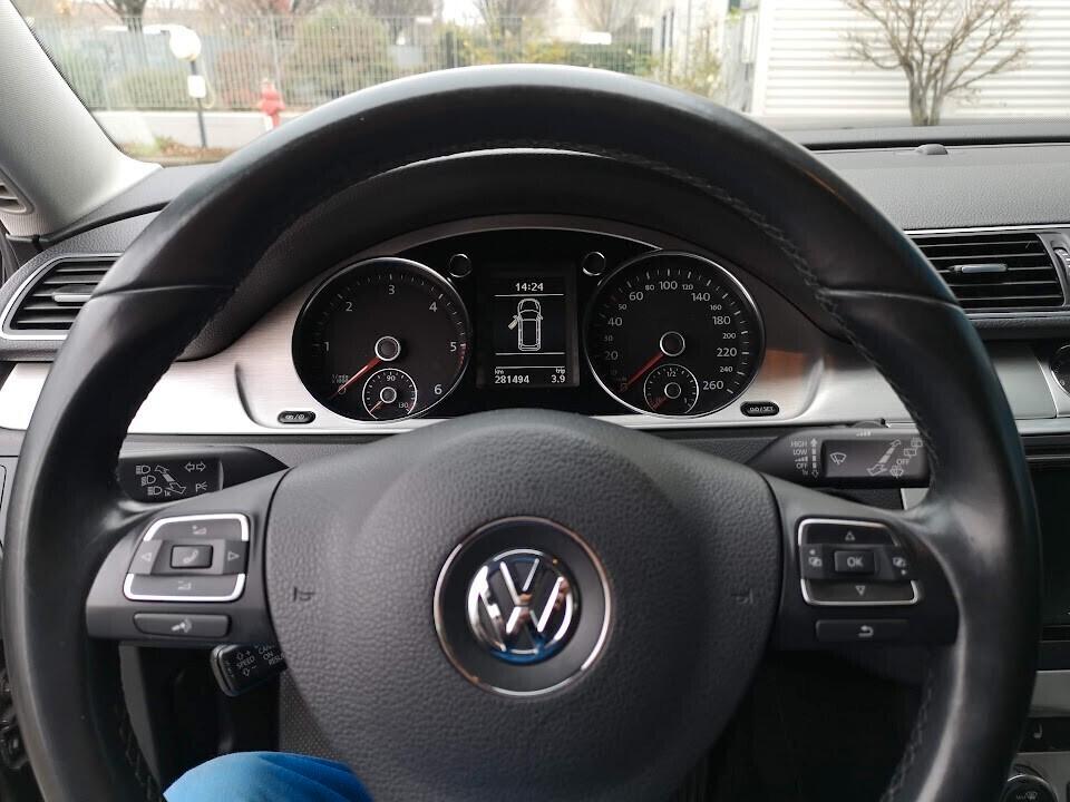 Volkswagen Passat Var. 2.0 TDI DSG High. BM.Tech. GANCIO DI TRAINO