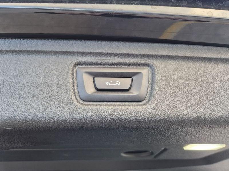 BMW Serie 3 Touring 320d Touring mhev 48V xdrive MSport Pro auto