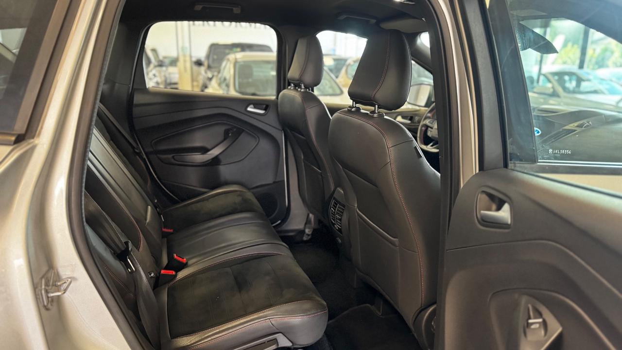Ford Kuga 2.0 TDCI 150 CV S&S 4WD Powershift ST-Line