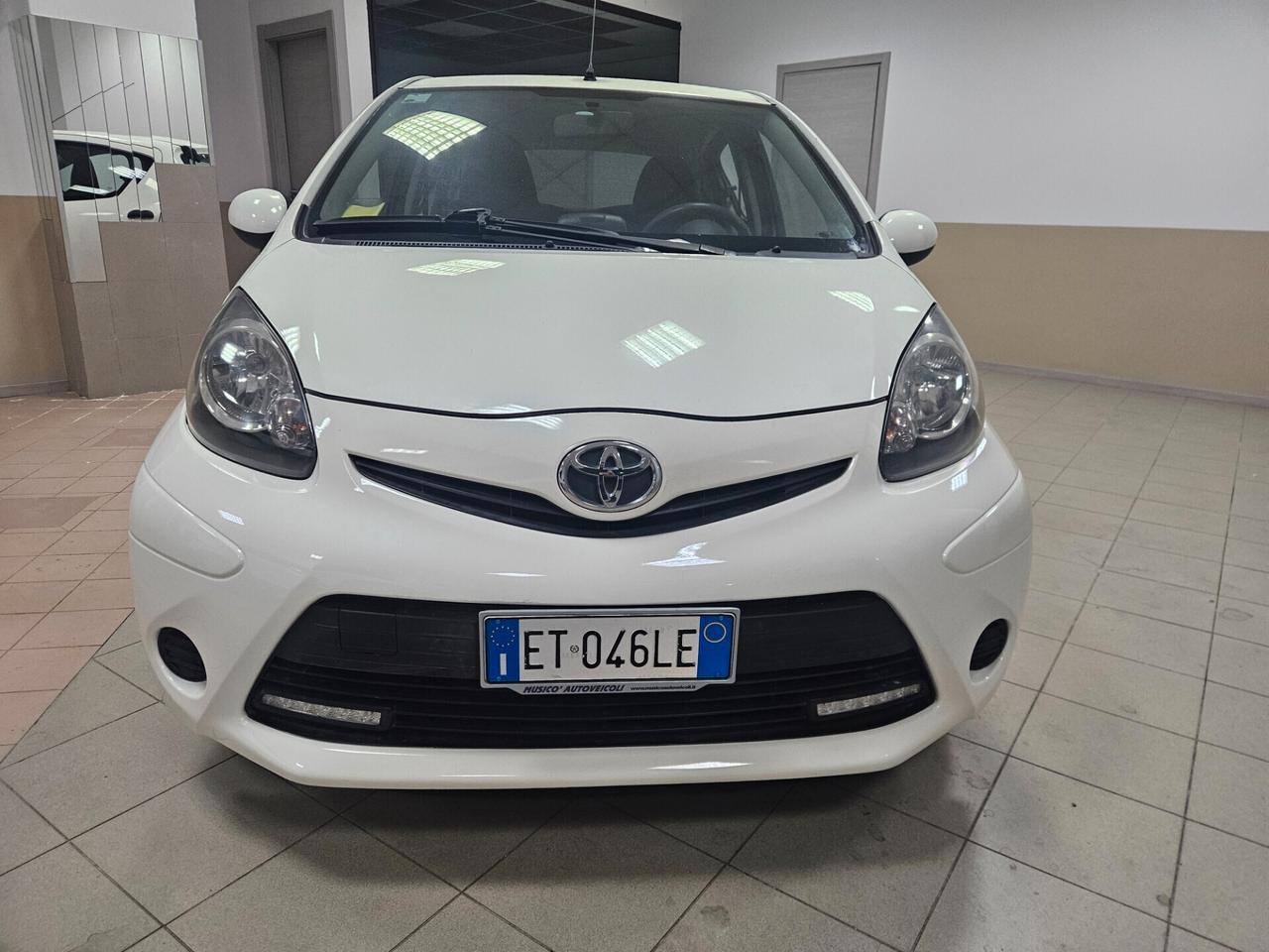 Toyota Aygo 1.0 12V VVT-i 5 porte Cool Soda Connect