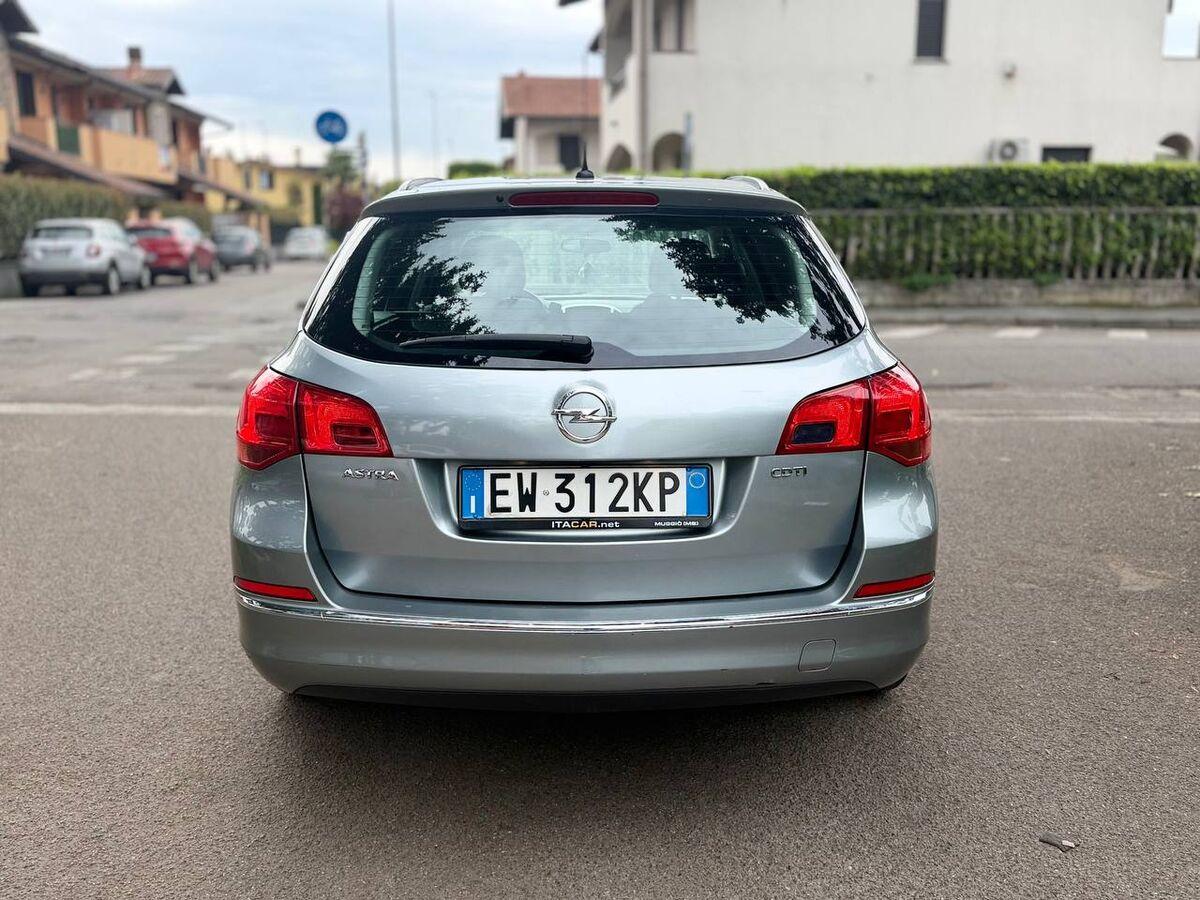 Opel Astra 1.7 cdti Cosmo 110cv