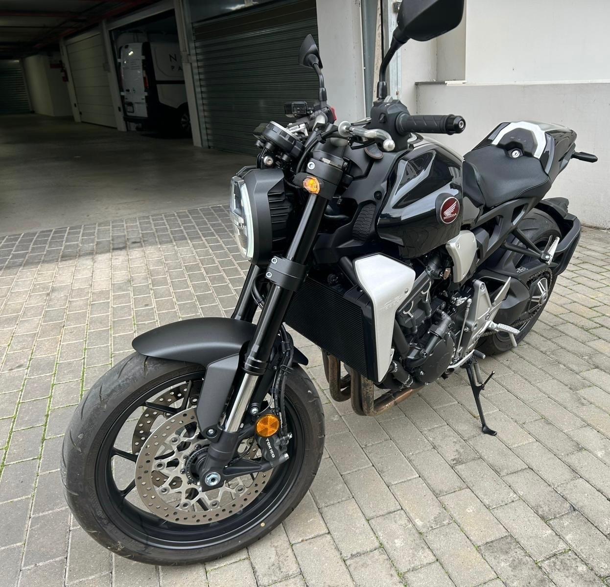 Honda CB 1000 R soli 4000km