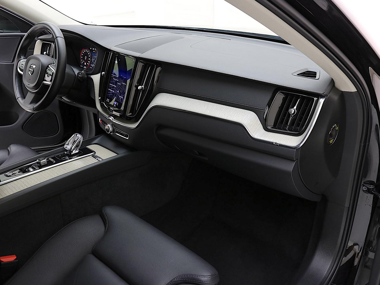 Volvo XC60 B4 AWD auto Inscription TETTO APRIBILE