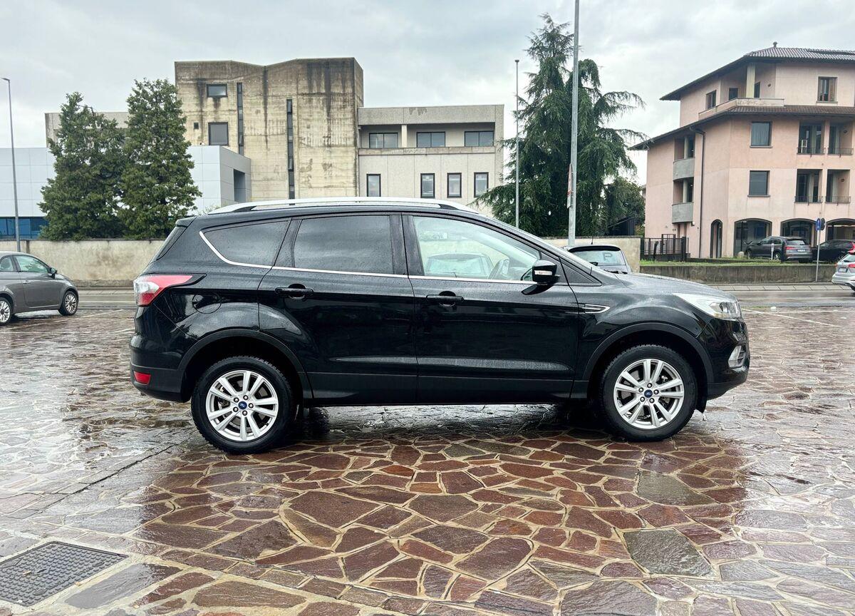 Ford Kuga 2.0 tdci Business s&s 2wd 120cv powershift my19.25