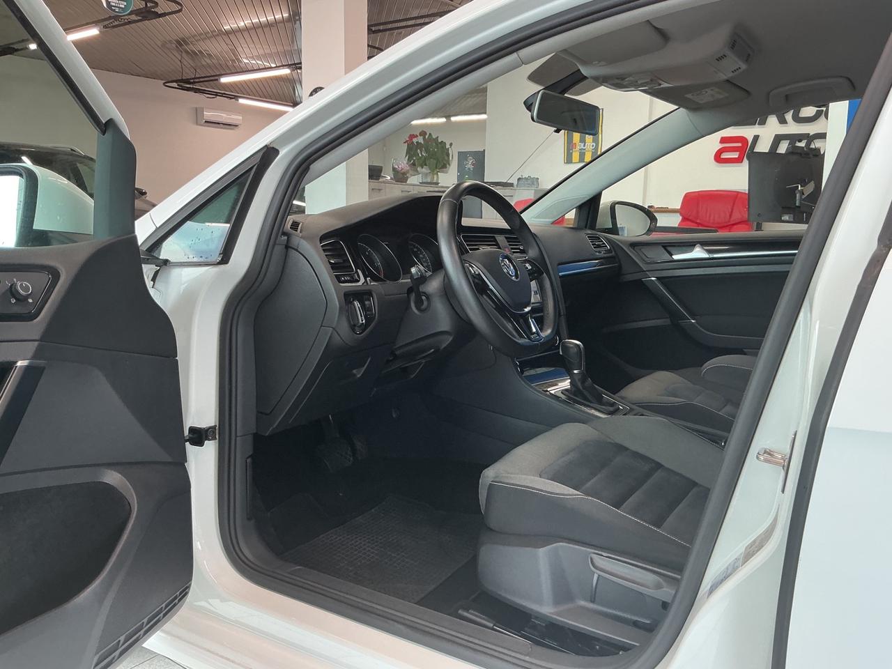 Volkswagen Golf 1.6 Diesel Automatica Neopatentati