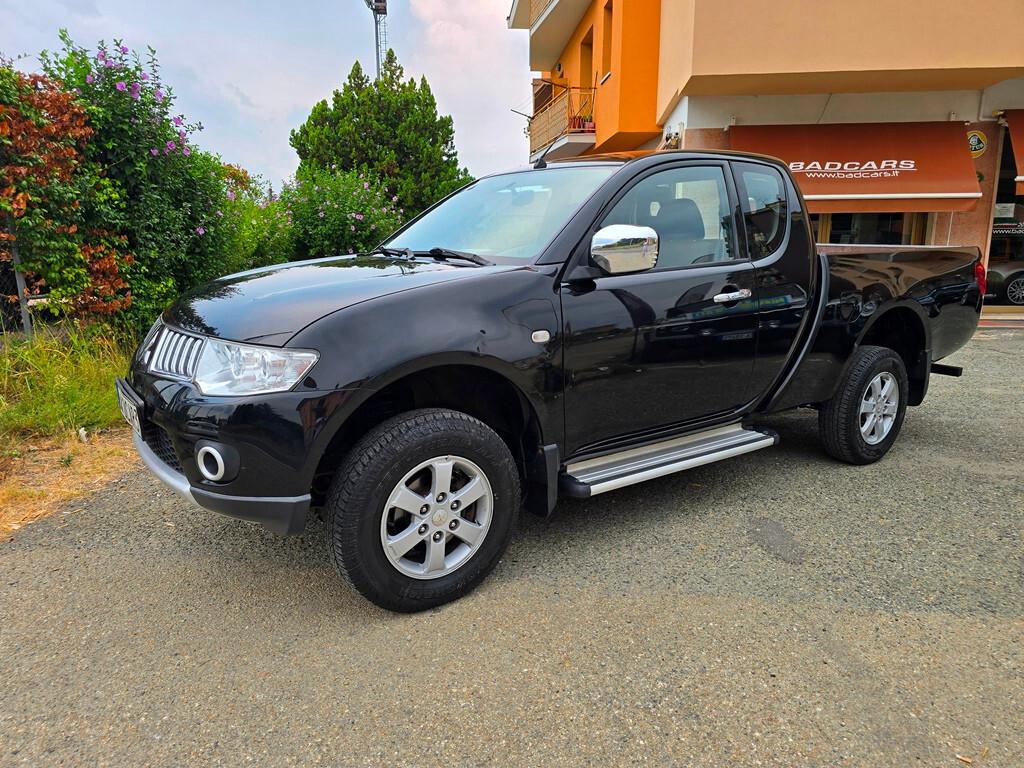 Mitsubishi L200 2.5 DI-D/136CV CLUB CUB INVITE