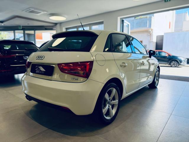 Audi A1 Sportback 1.4 tfsi Attraction 122cv s-tronic