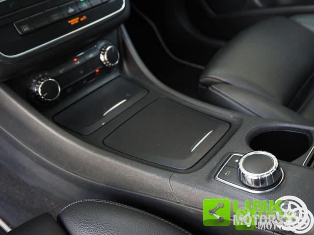 MERCEDES-BENZ GLA 200 d Automatic 4Matic Premium