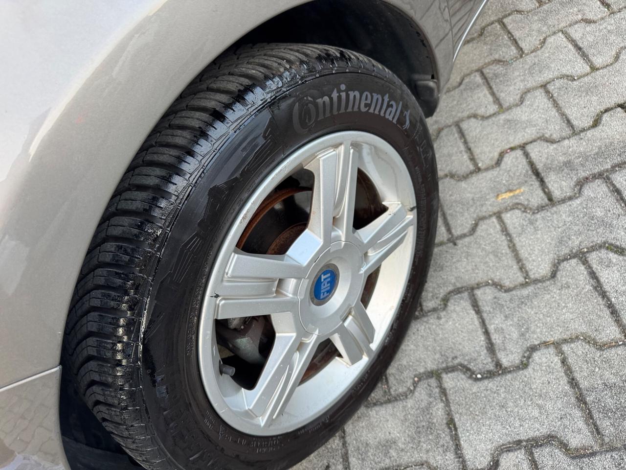 Fiat Idea 1.4 16V Emotion automatica