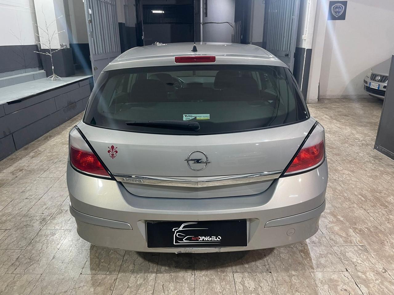 Opel Astra 1.4 16V Twinport 5 porte Enjoy