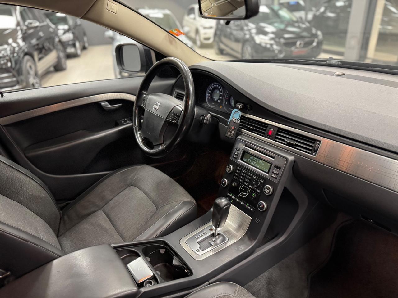 Volvo XC 70 XC70 D5 205 CV AWD Summum