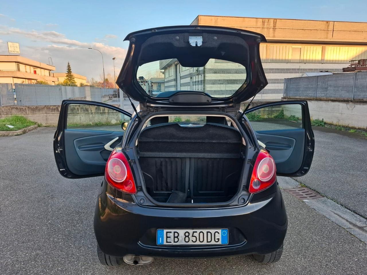 Ford Ka 1.2 benzina 2010 con SOLO 114.000 KM