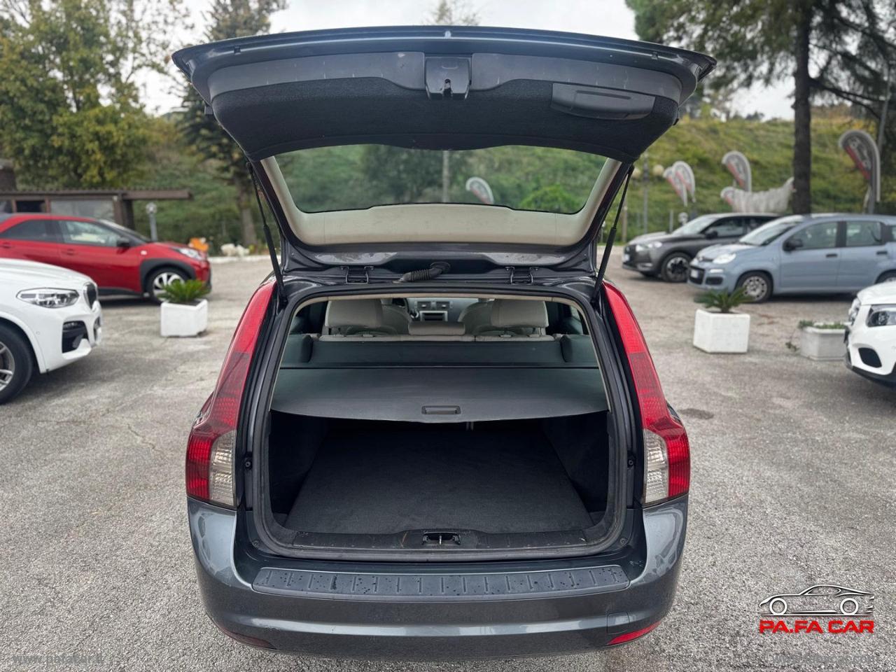 VOLVO V50 2.0 D Summum