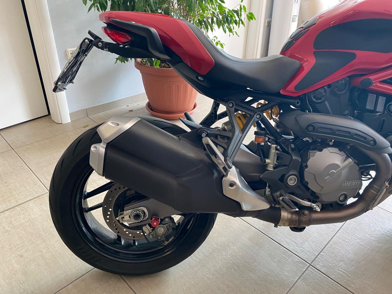 DUCATI MONSTER 821 ABS