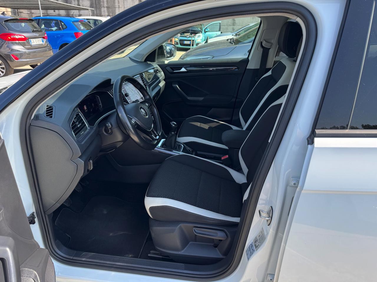 Vw T-ROC 1.6TDI 116cv/VIRTUAL COCKPIT/FULL LED.