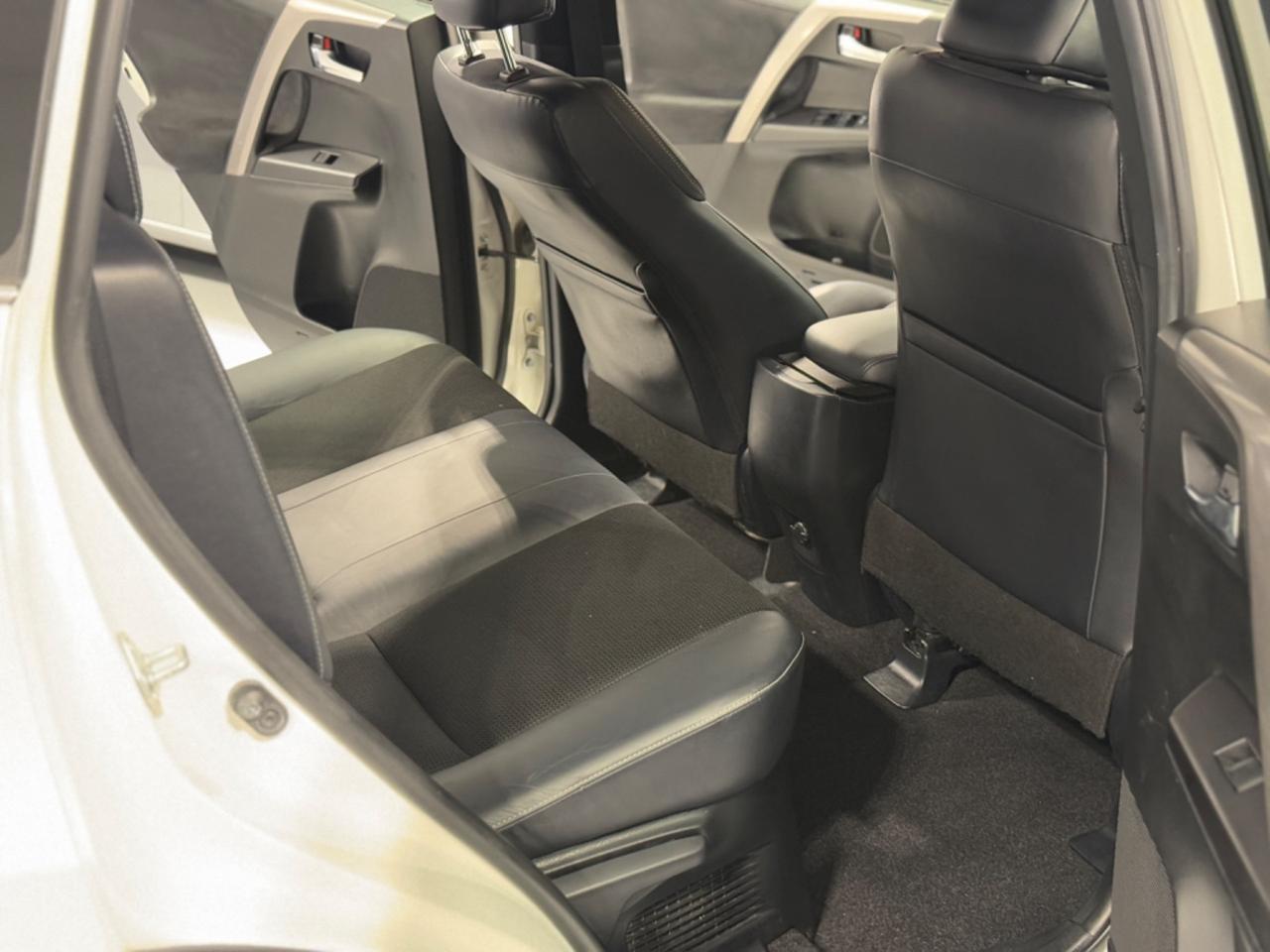 Toyota RAV 4 2.5 Hybrid 2WD Active