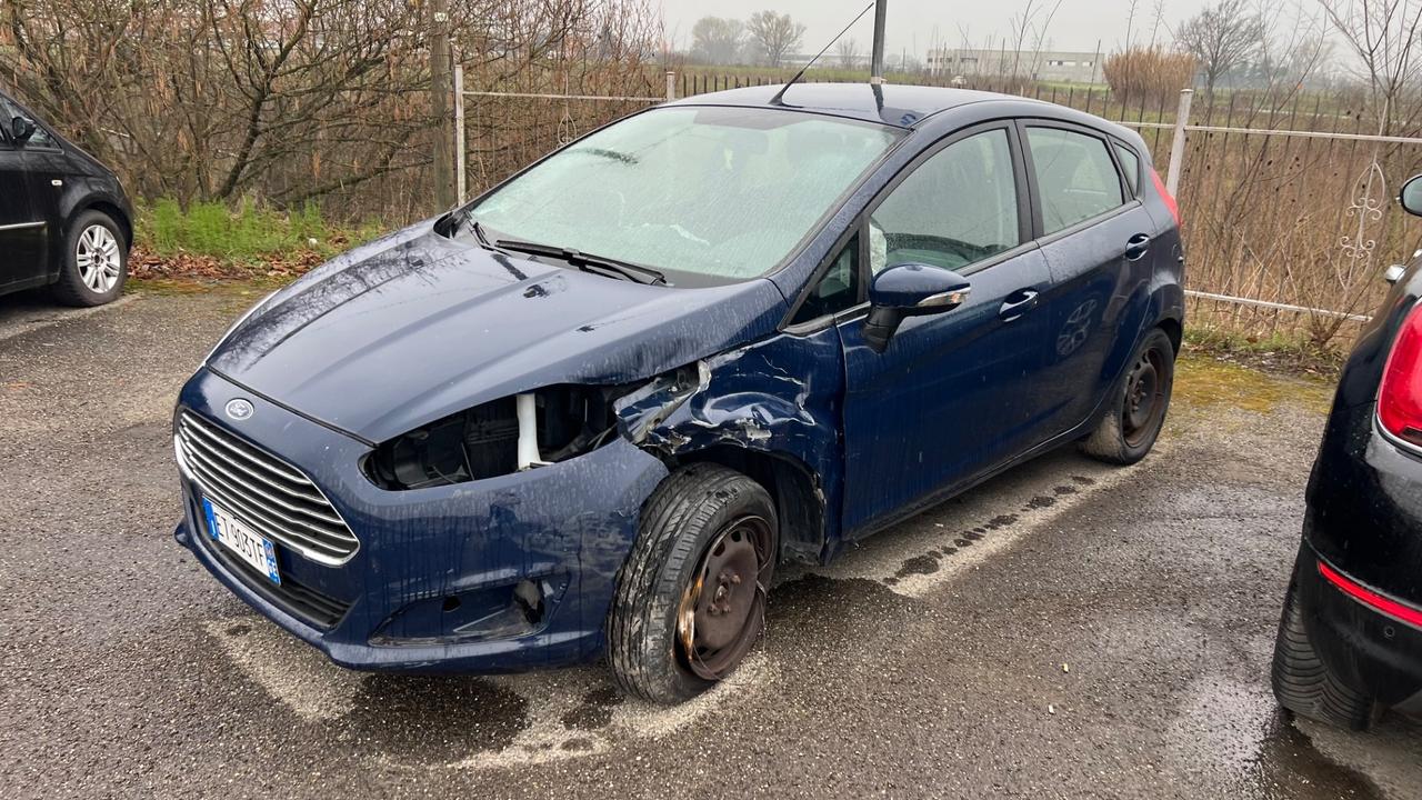 Ford Fiesta 1.5 TDCi 75CV 5 porte SINISTRATA