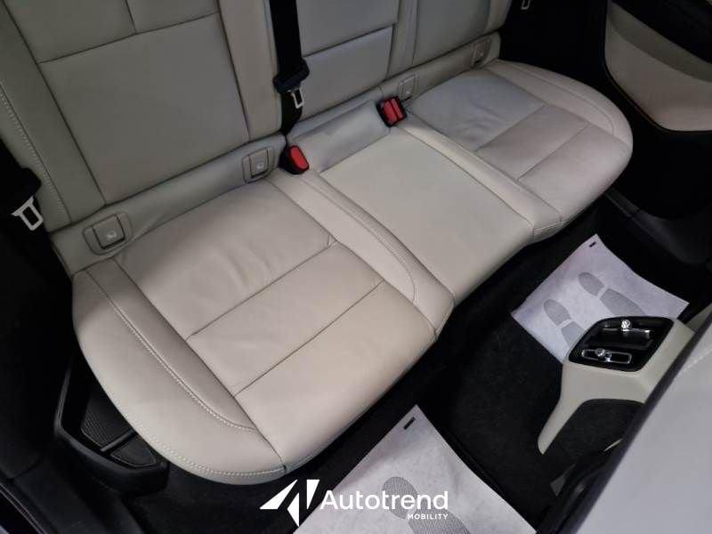 Volvo XC40 T3 163 CV Automatica NAVI LED Inscription