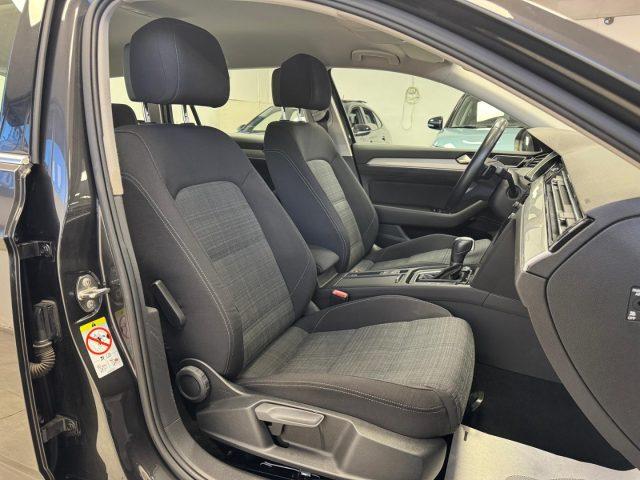 VOLKSWAGEN Passat Variant 2.0 TDI DSG *UNICO PROP.*LED*NAVIGATORE*
