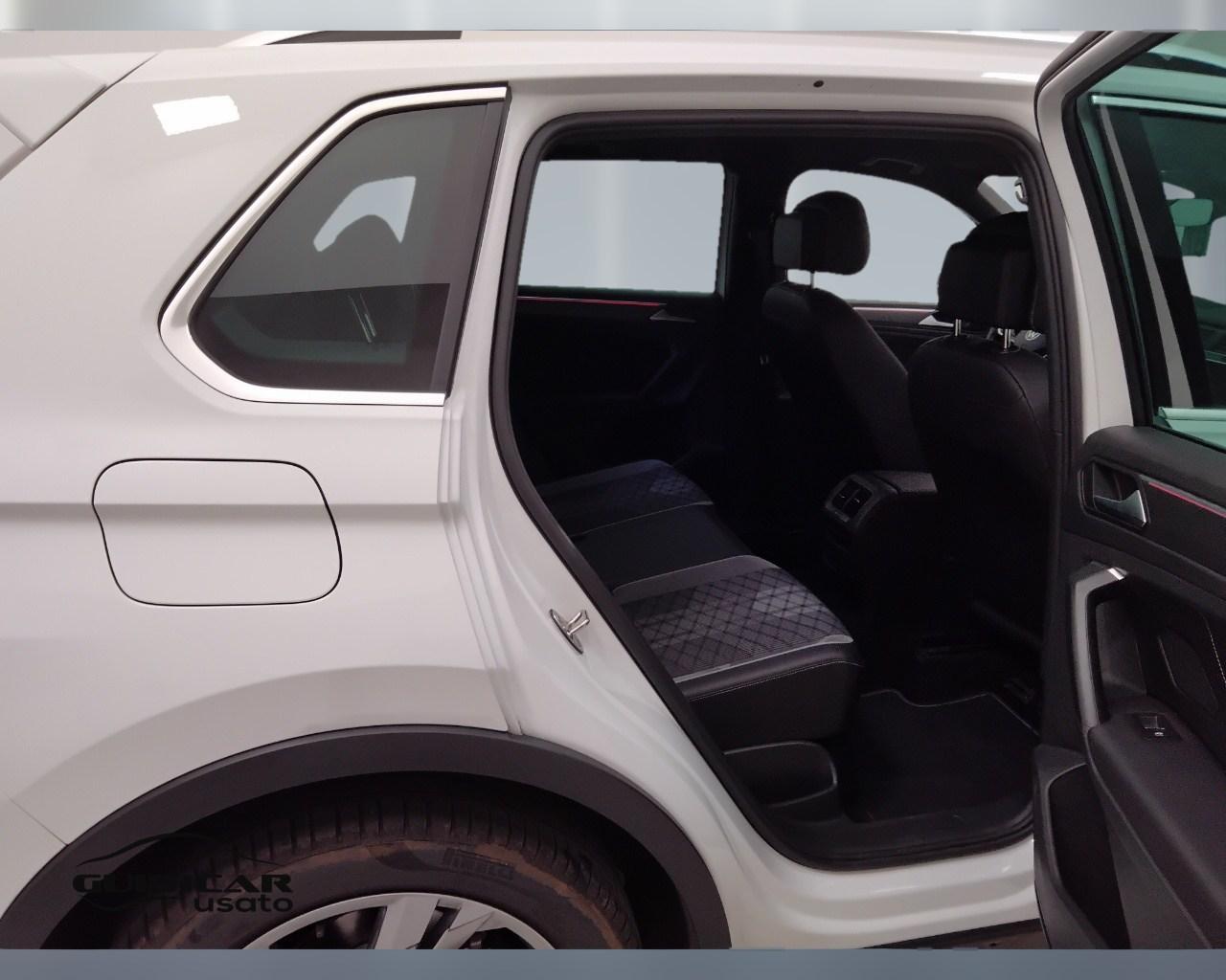 VOLKSWAGEN Tiguan II 2021 - Tiguan 1.5 tsi R-Line 150cv dsg