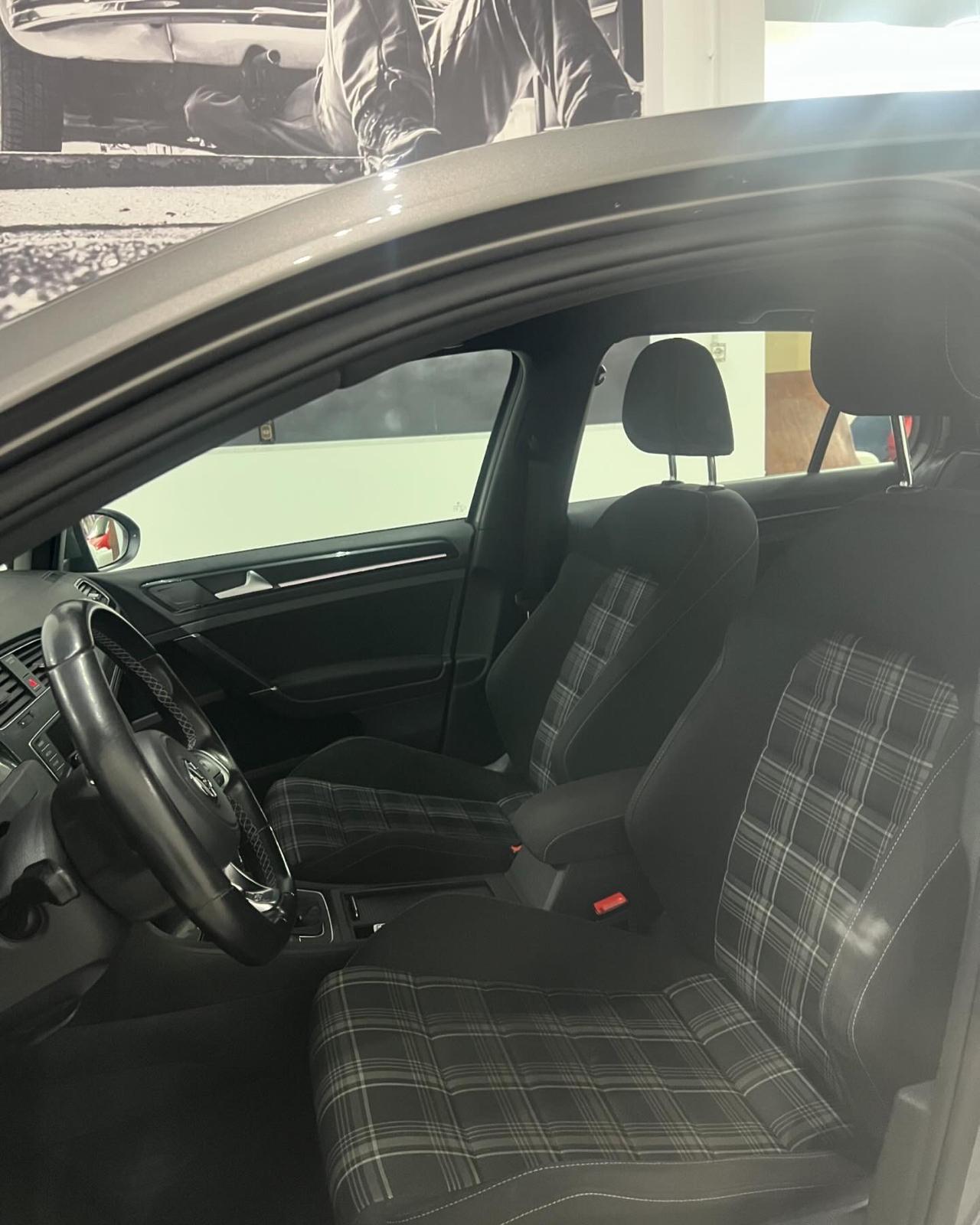 Volkswagen Golf GTD 2.0 TDI