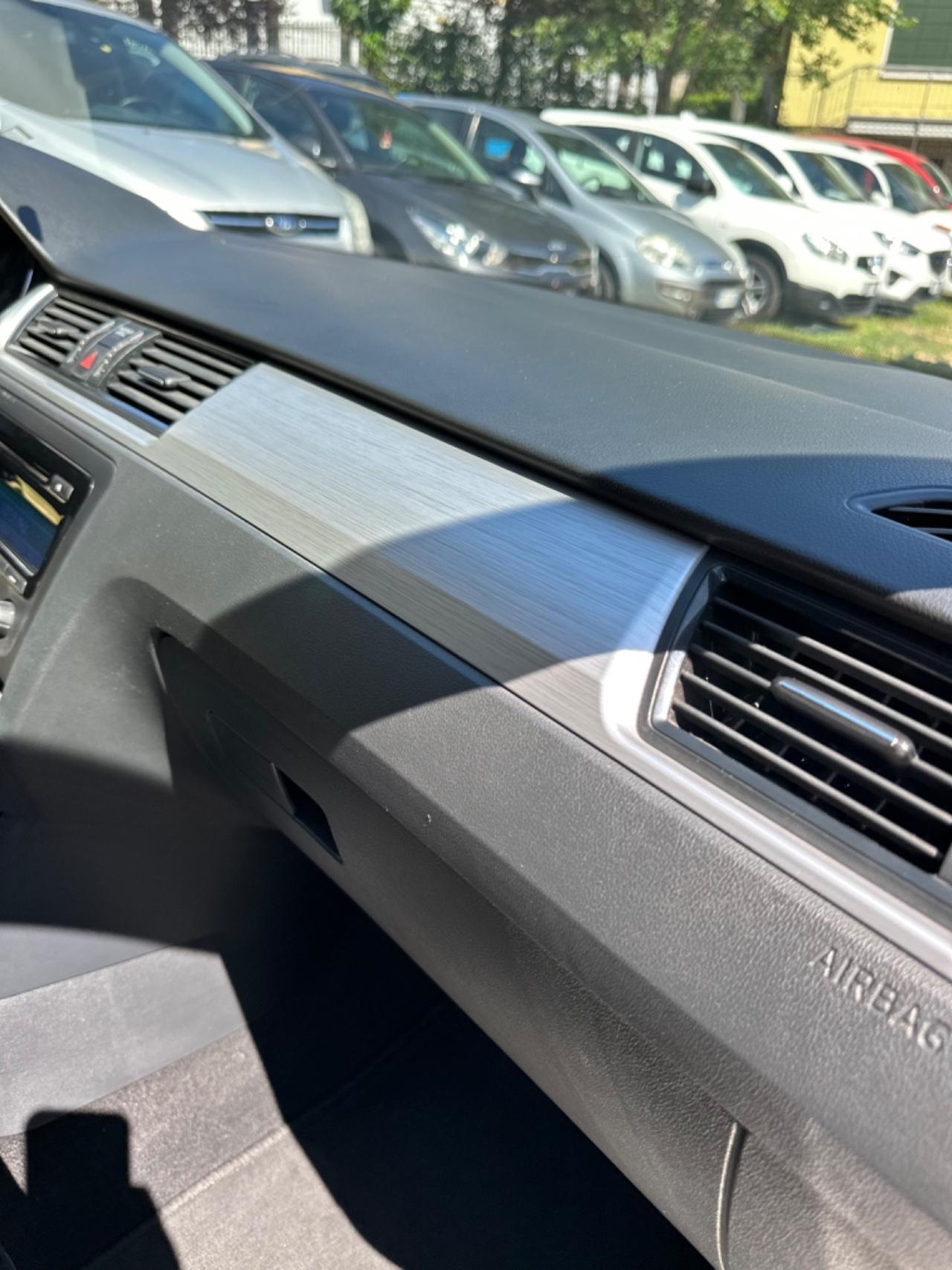 Skoda RAPID 1.6 TDI CR 105 CV STYLE KMCERT UNICOPR