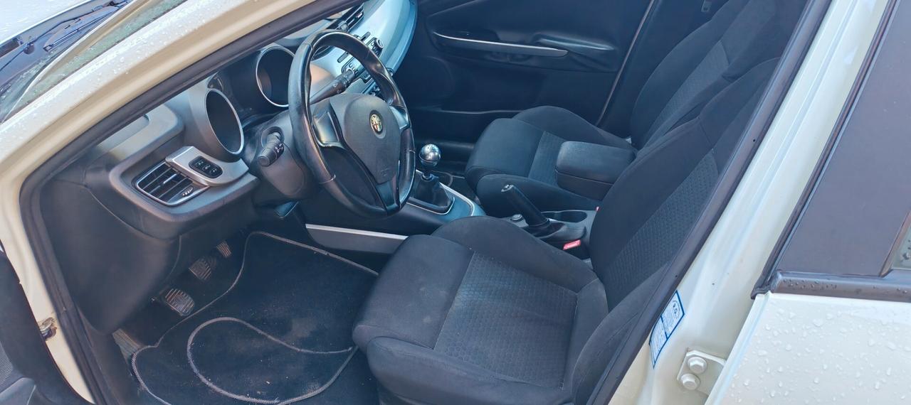 Alfa Romeo Giulietta 1.6 JTDm-2 105 CV Exclusive