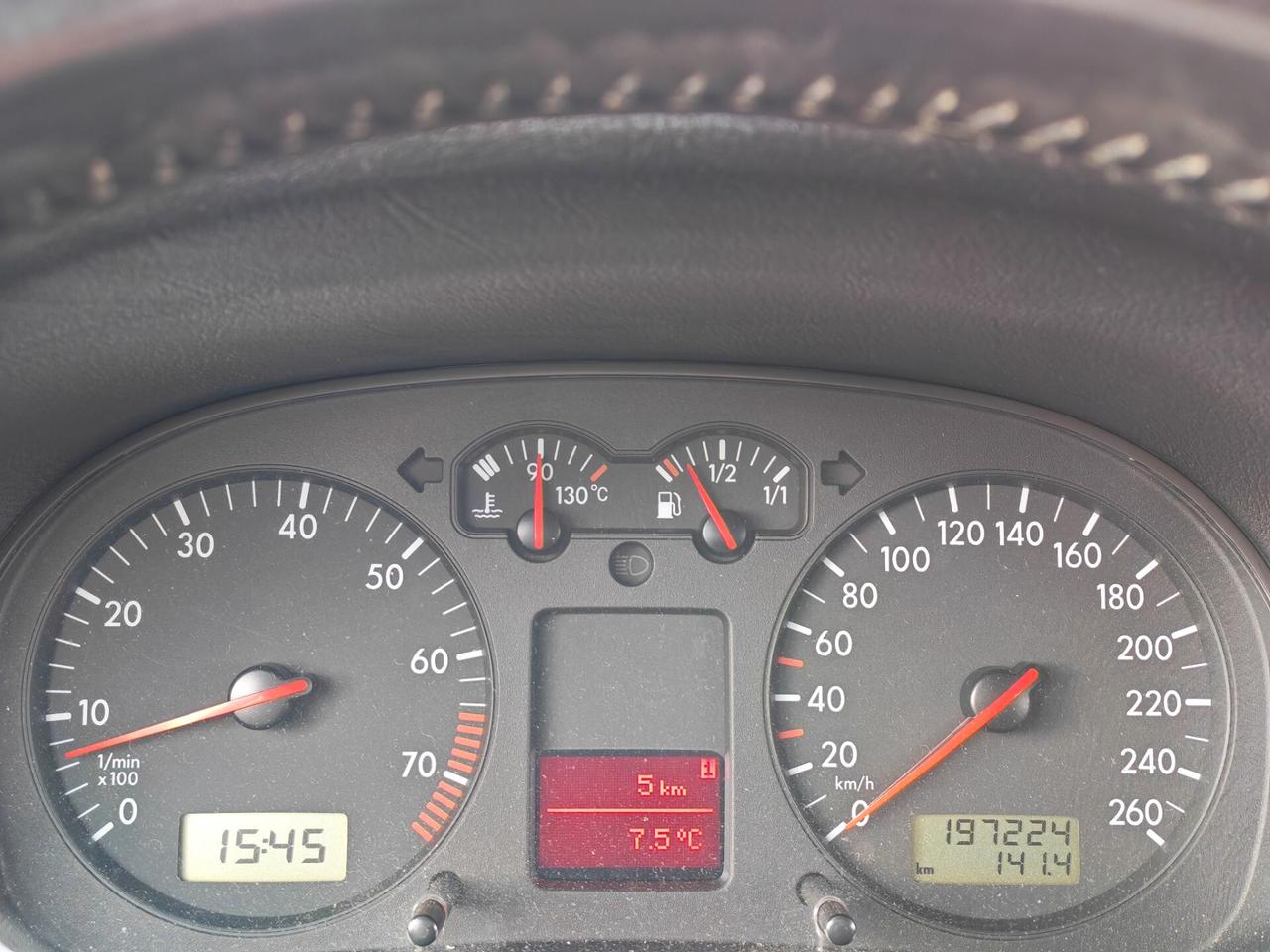 Volkswagen Golf 1.6 BENZINA 105cv Highline