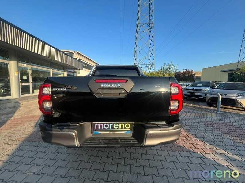 Toyota Hilux 2.8 d double cab Invincible 4wd Auto