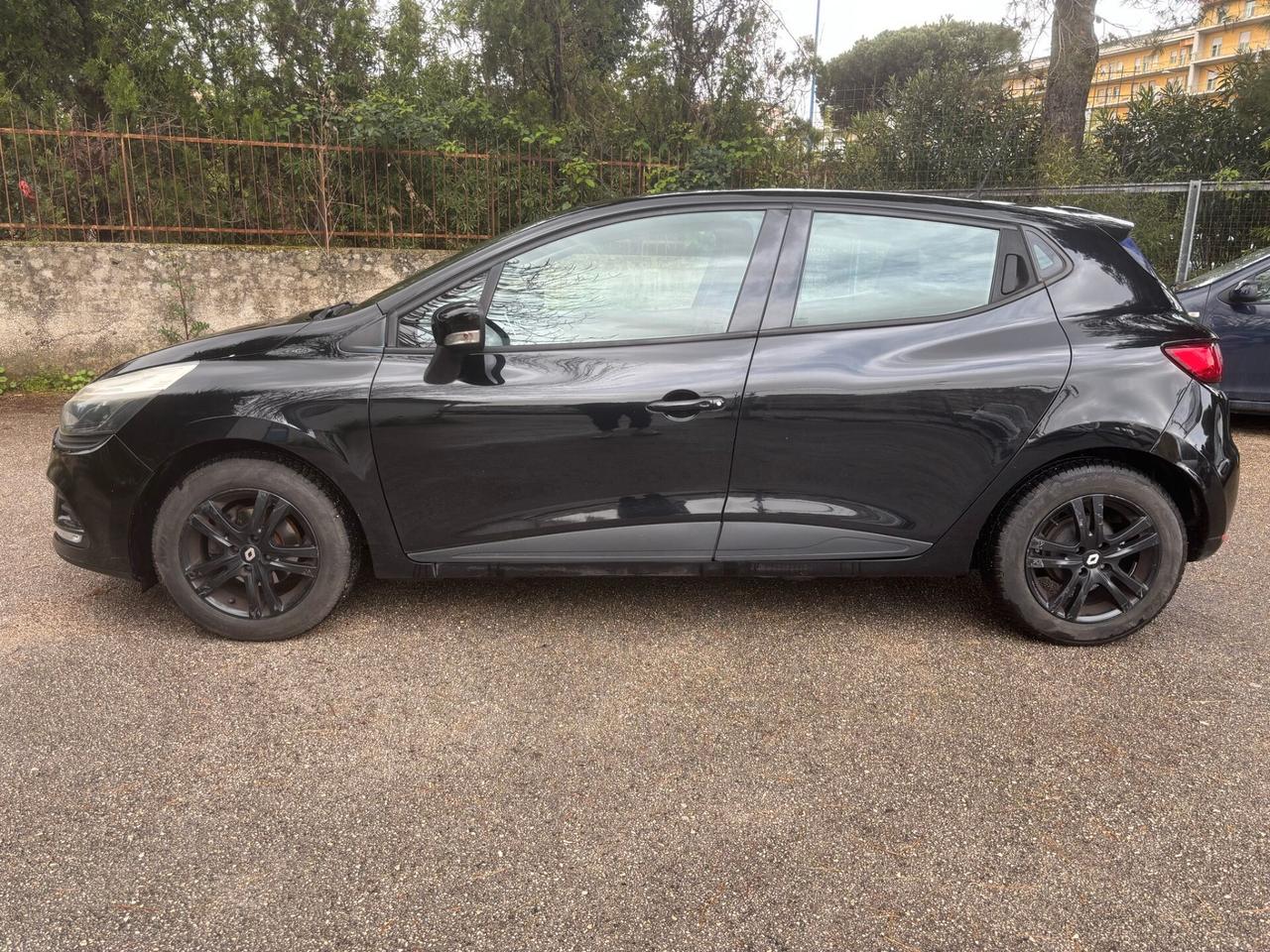RENAULT CLIO 1.2 Intense - 2017