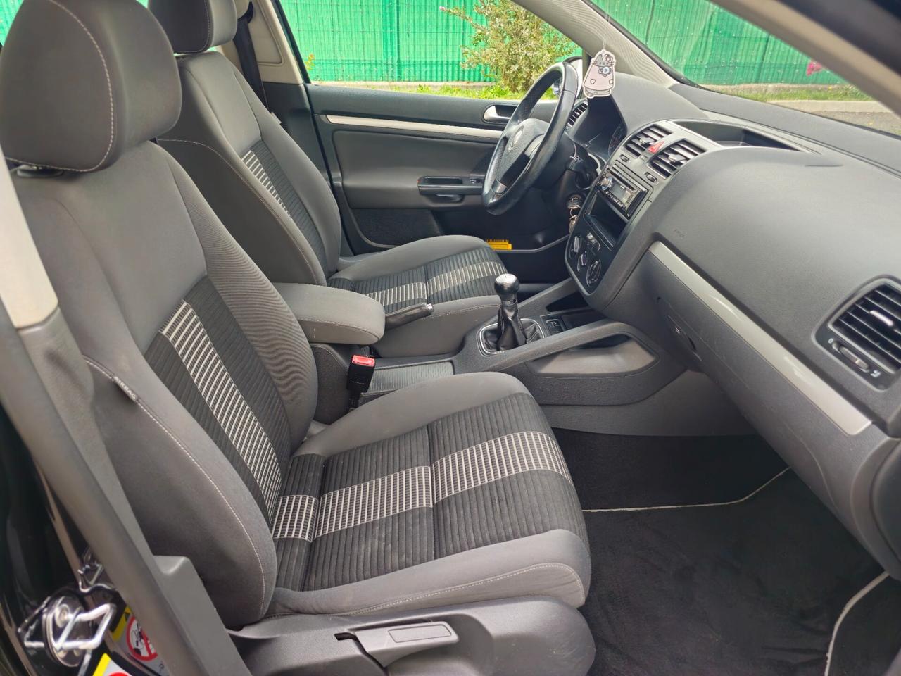 Volkswagen Golf 1.6 gpl