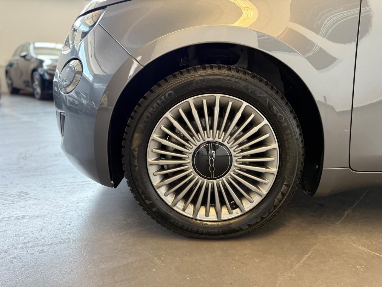 Fiat 500e Berlina 42 kWh La Prima NEOPATENTATI