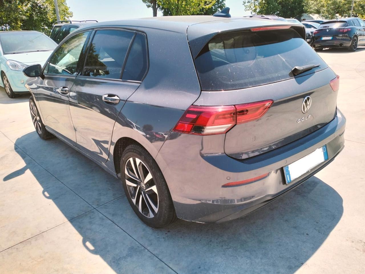 Volkswagen Golf VIII 2.0 TDI 116 CV
