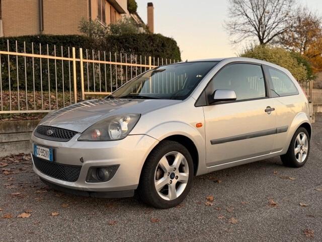 Ford Fiesta 1.2 16V 3p. Ghia Euro 4 ok neopatentati