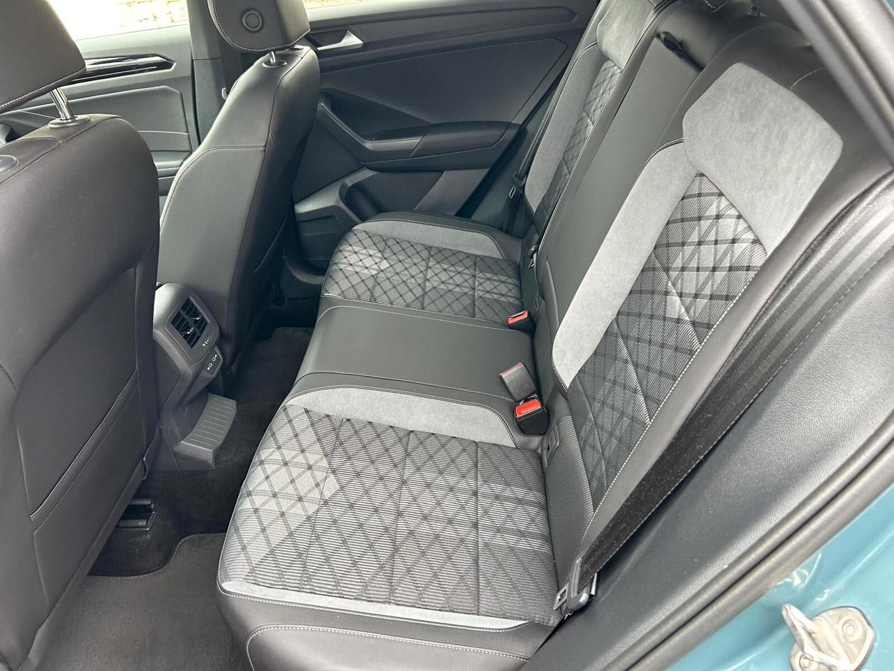 Volkswagen T-Roc 1.5 TSI ACT DSG R-Line