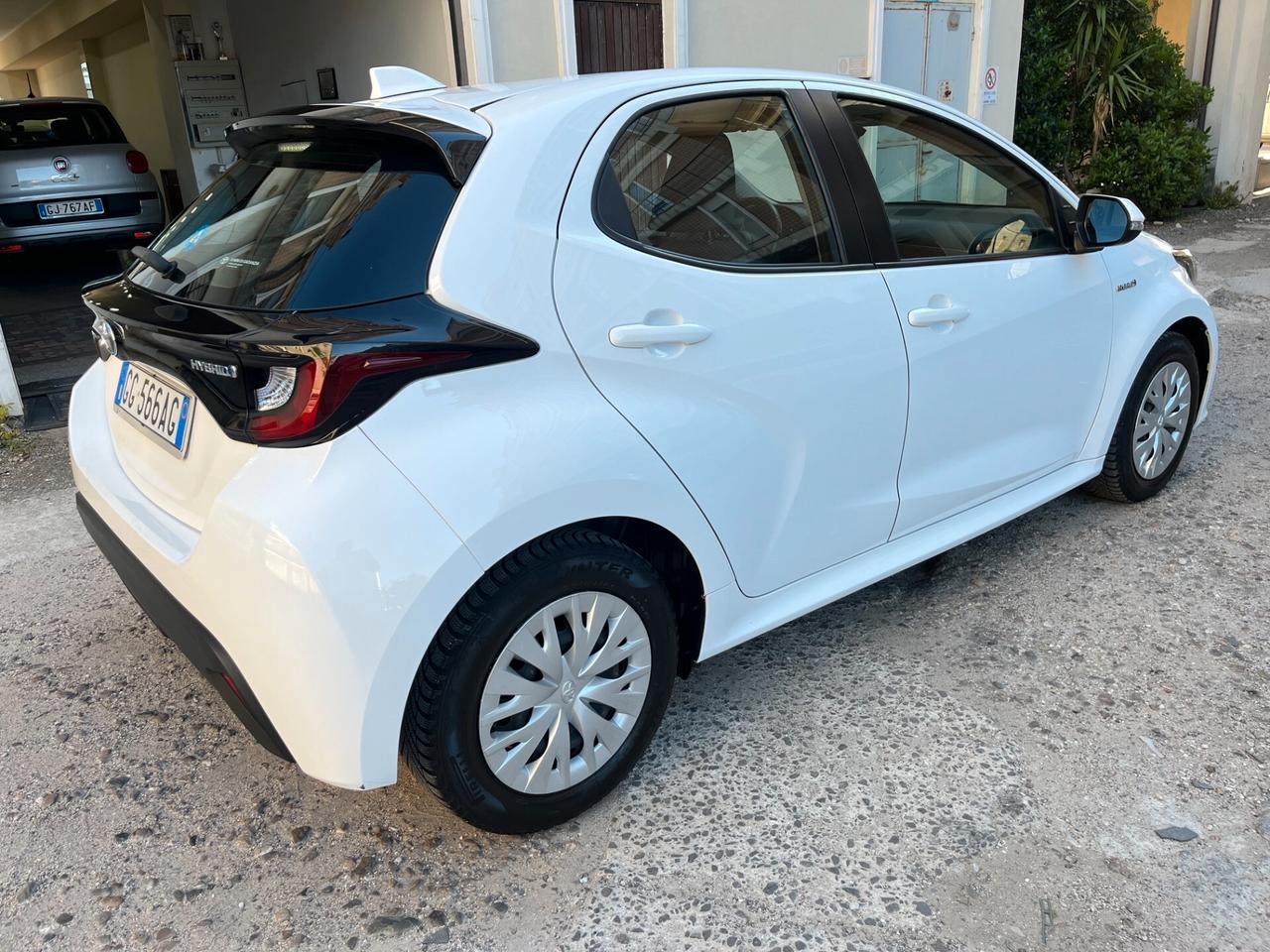 Toyota Yaris 1.5 Hybrid 5 porte Business