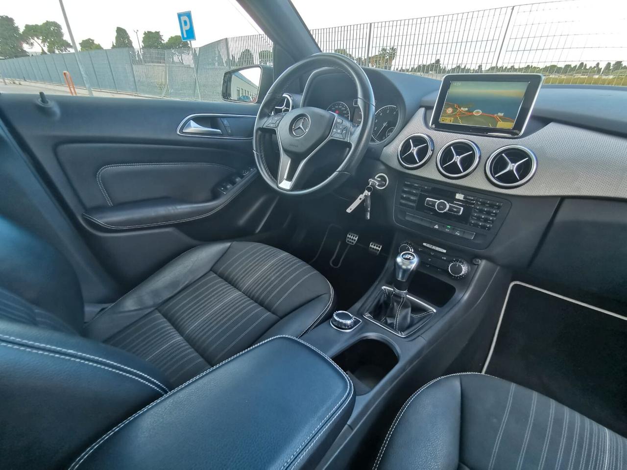 Mercedes-benz B 180 BlueEFFICIENCY Prem. TETTO/NAVIG