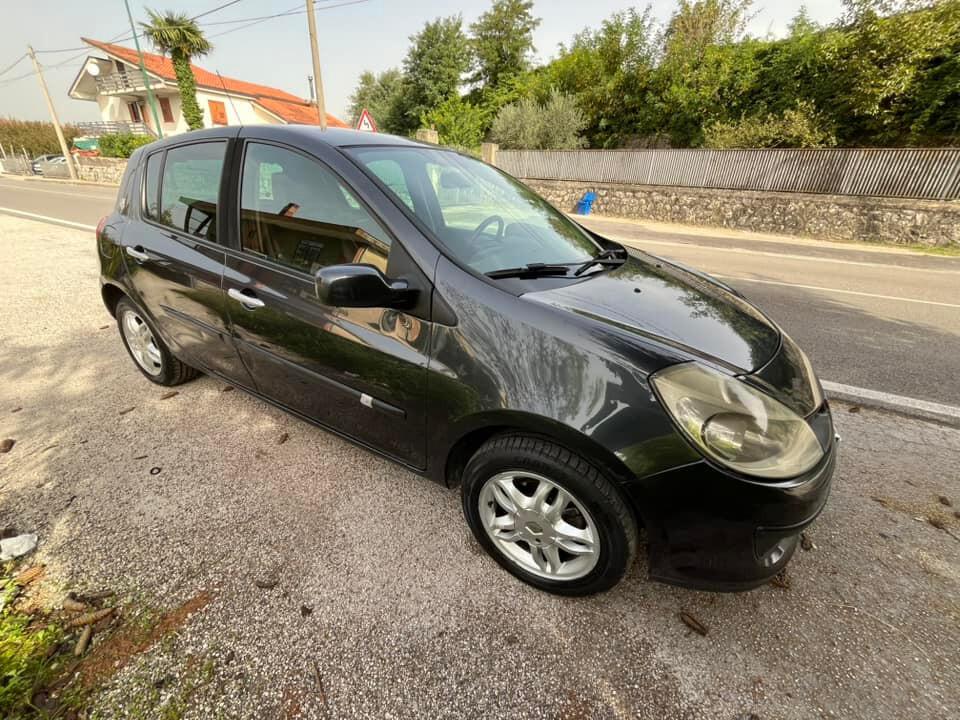 Renault Clio 1.2 B 75CV 5 porte Le Iene