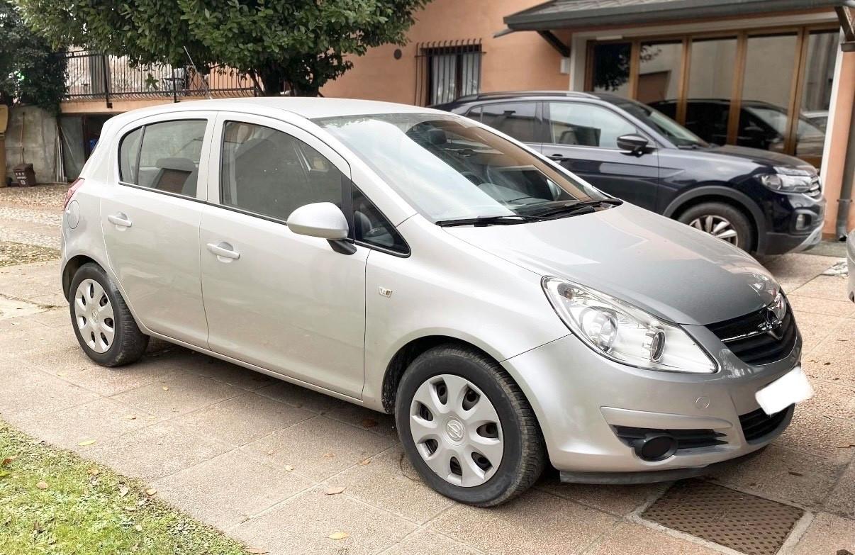 Opel Corsa 1.2 5 porte Cosmo