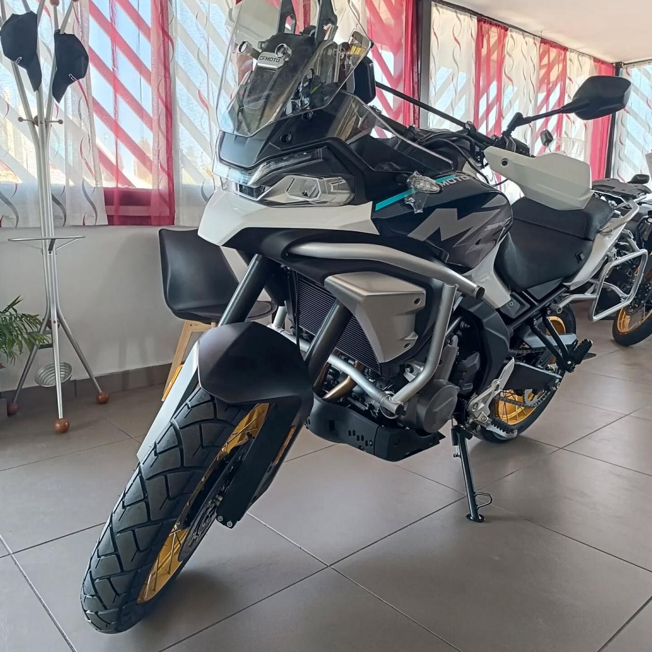 Cf Moto 700MT ADV SOLI 6.390,00€ PRONTA CONSEGNA!!