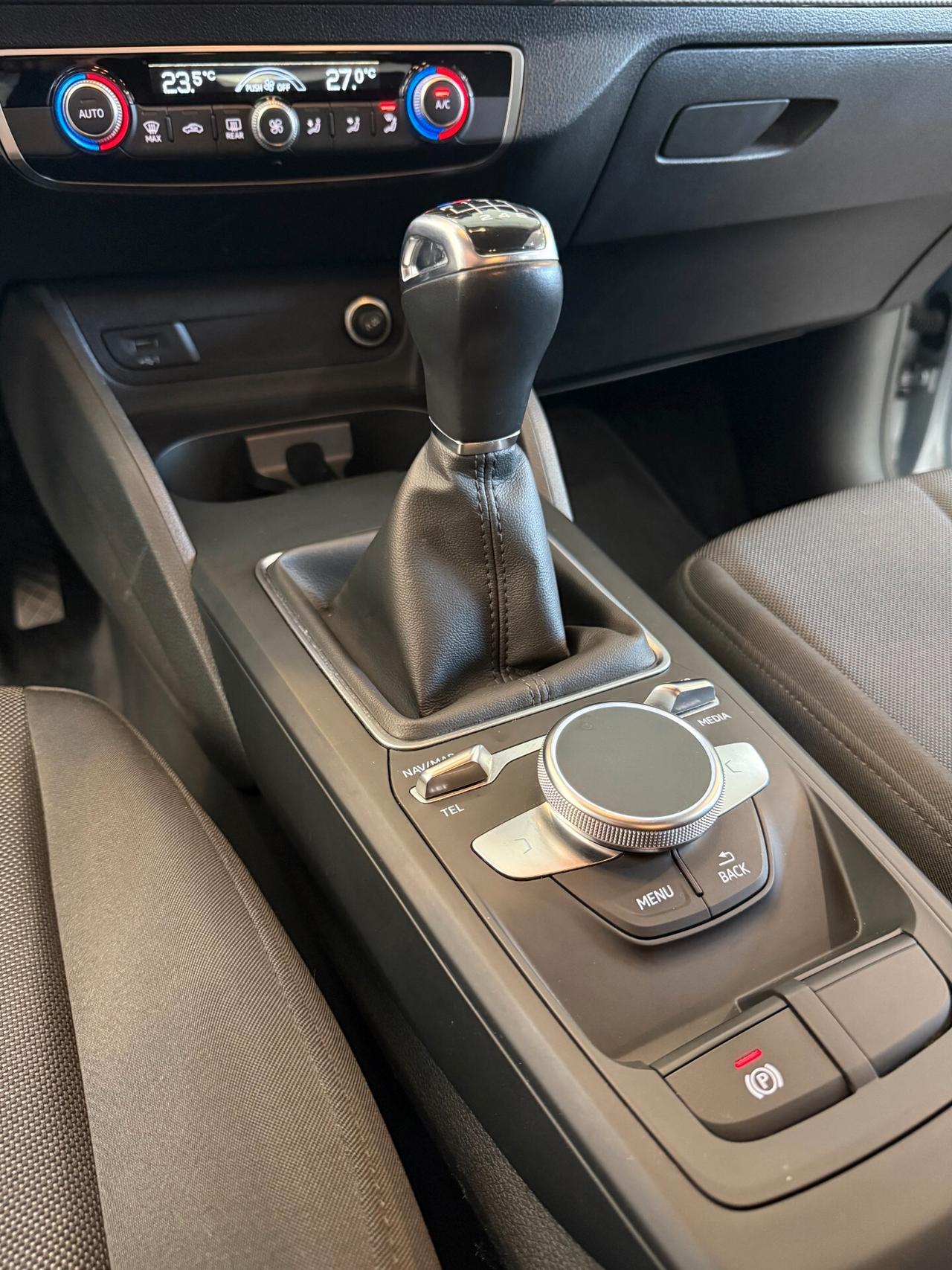 Audi Q2 30 TDI Business