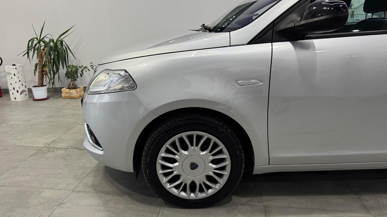 Lancia Ypsilon 1.3 MJT 16V 95 CV 5 porte S&S Silver