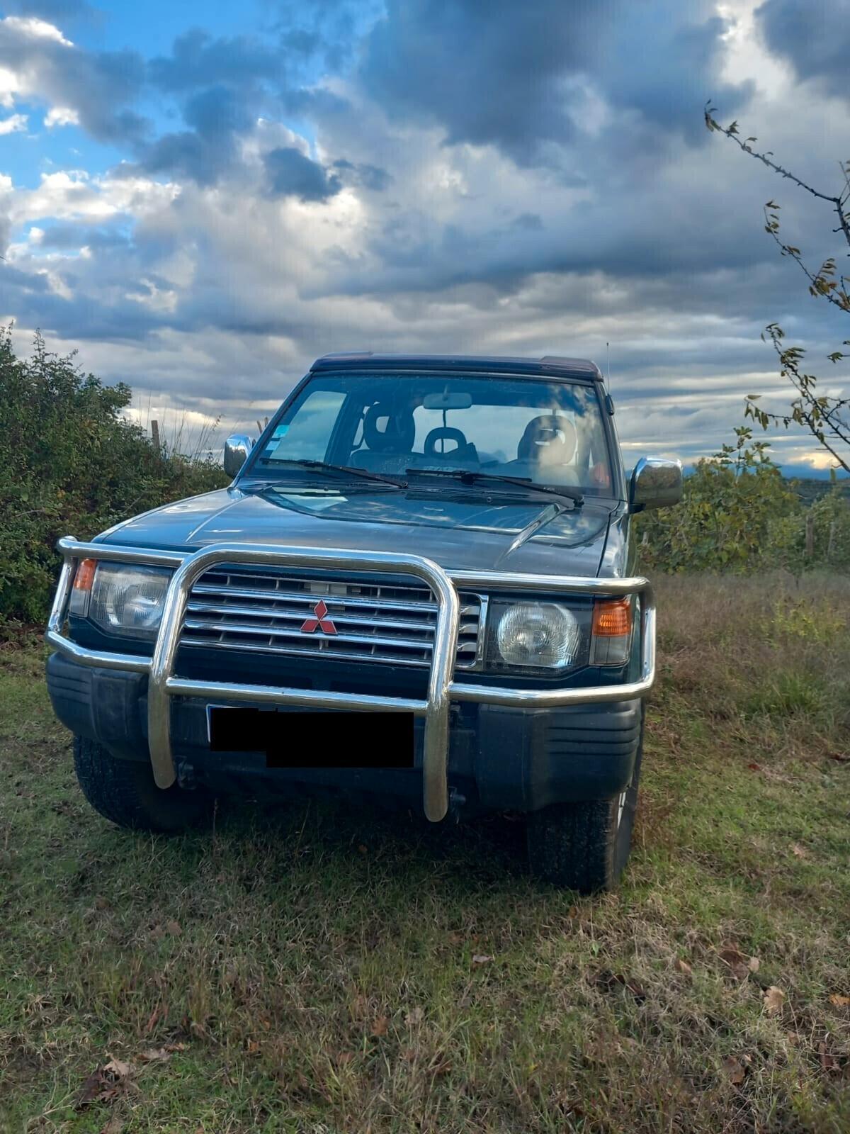 Mitsubishi Pajero Canvas Top vettura con certificazione ASI