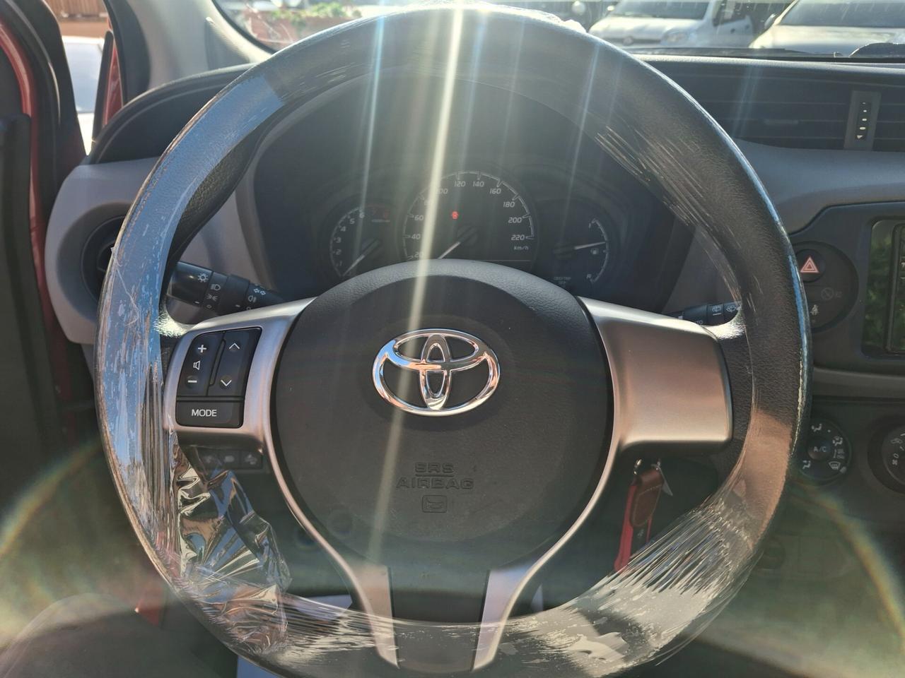 Toyota Yaris 1.0 5 porte Business neopatentati