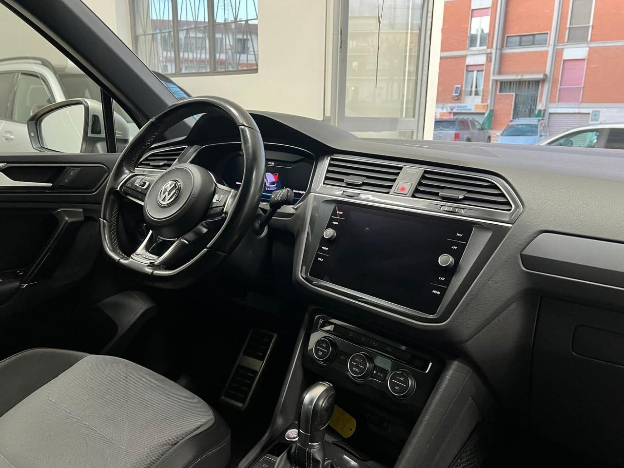 Volkswagen Tiguan 2.0 TDI SCR DSG Executive R-Line BlueMotion Technology