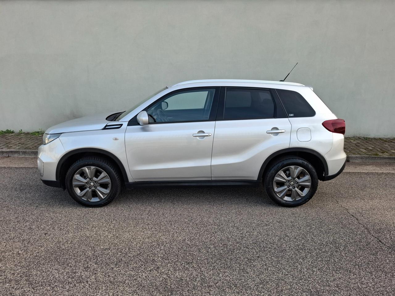 Suzuki Vitara 1.4 Hybrid Top